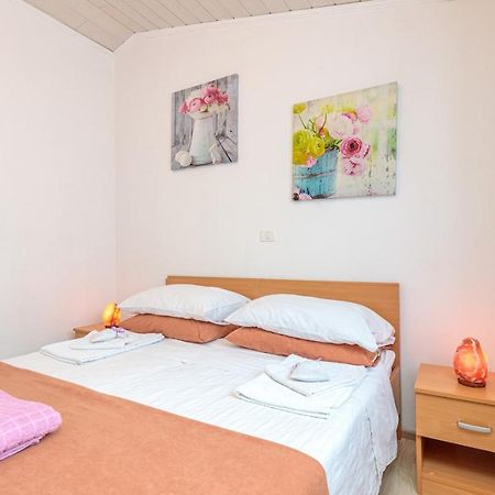 Apartments Sveti Leonard Oprtalj ภายนอก รูปภาพ