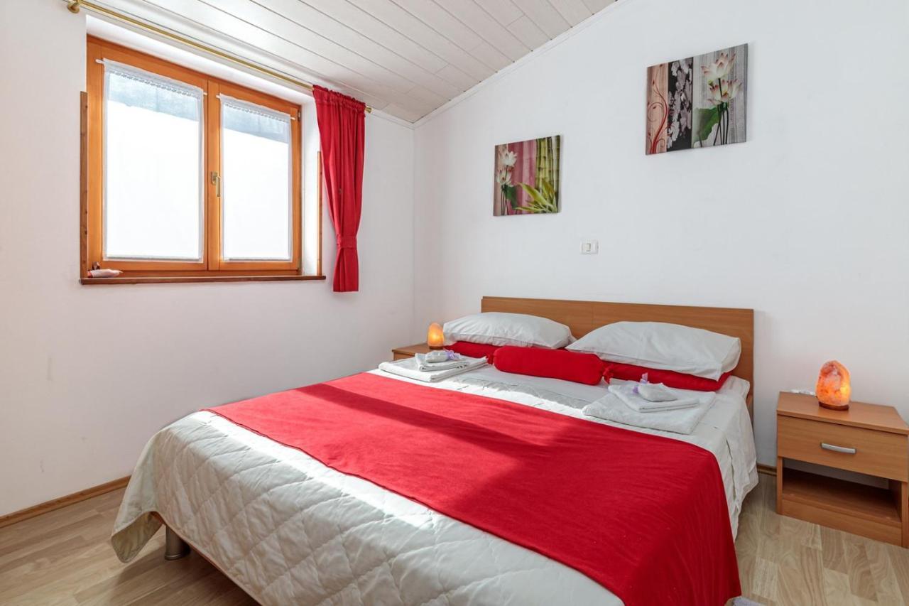 Apartments Sveti Leonard Oprtalj ภายนอก รูปภาพ