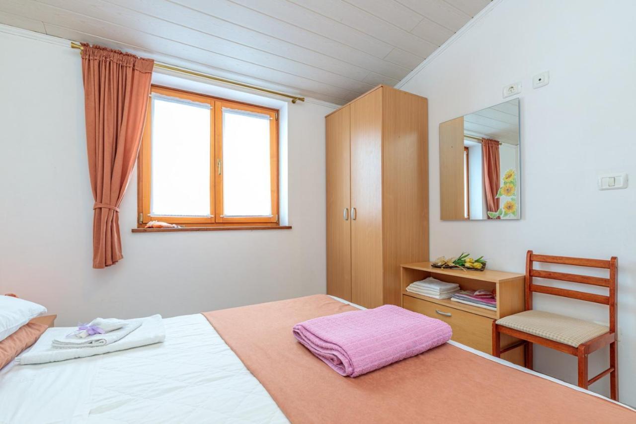 Apartments Sveti Leonard Oprtalj ภายนอก รูปภาพ