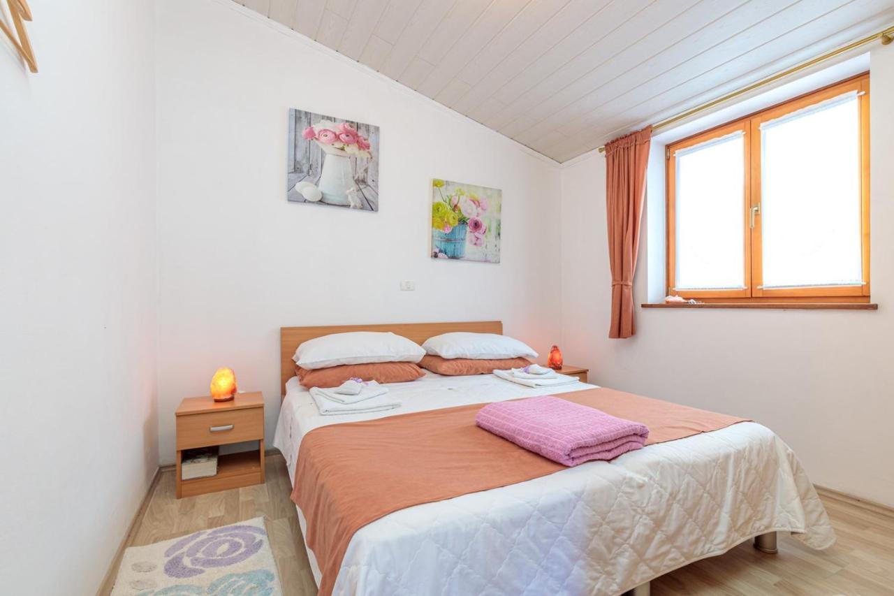 Apartments Sveti Leonard Oprtalj ภายนอก รูปภาพ