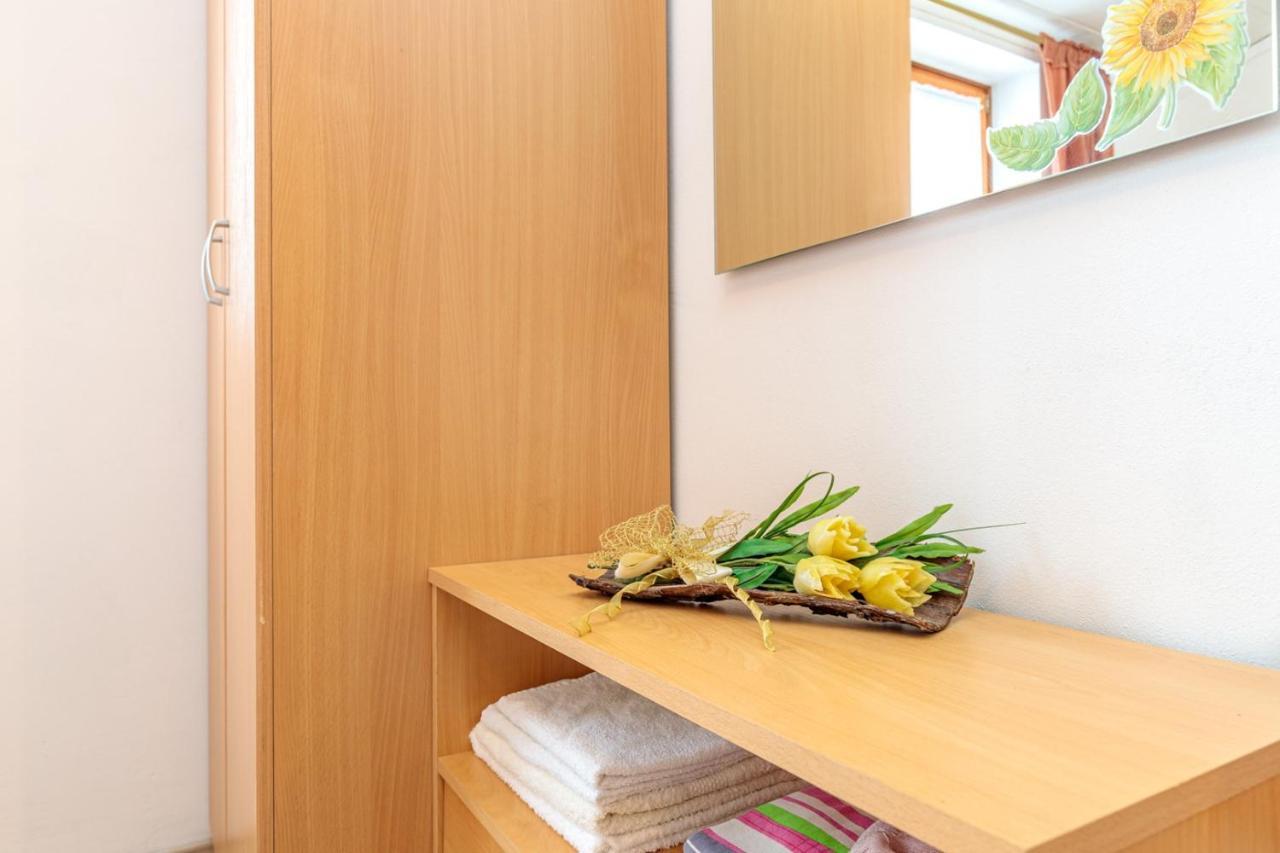 Apartments Sveti Leonard Oprtalj ภายนอก รูปภาพ
