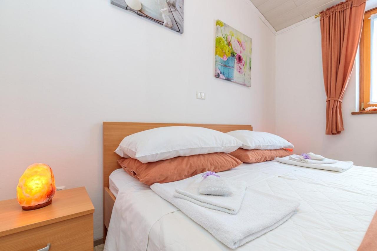 Apartments Sveti Leonard Oprtalj ภายนอก รูปภาพ